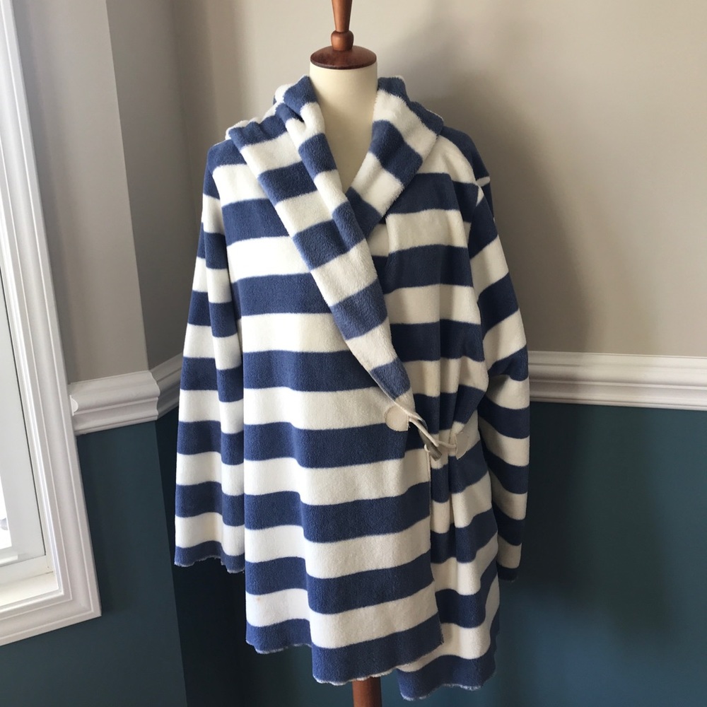 Women’s Fuzzy Robe
